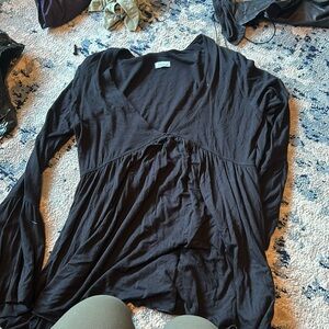 Long sleeve v neck bubble sleeve